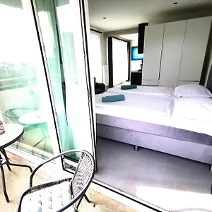 Hh 01 By Rockchair - Superhost Status - Modernes Mit Sonnigem Balkon & Premium Boxspringbetten In Winterhude - Geheimtipp Hamburg